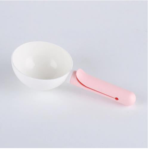 Mutli-function Portable Pet  Food Shovel Scoop Feeding Spoon with Sealing Bag Clip Pet Feeders Pet Puppy Kitten Supplies