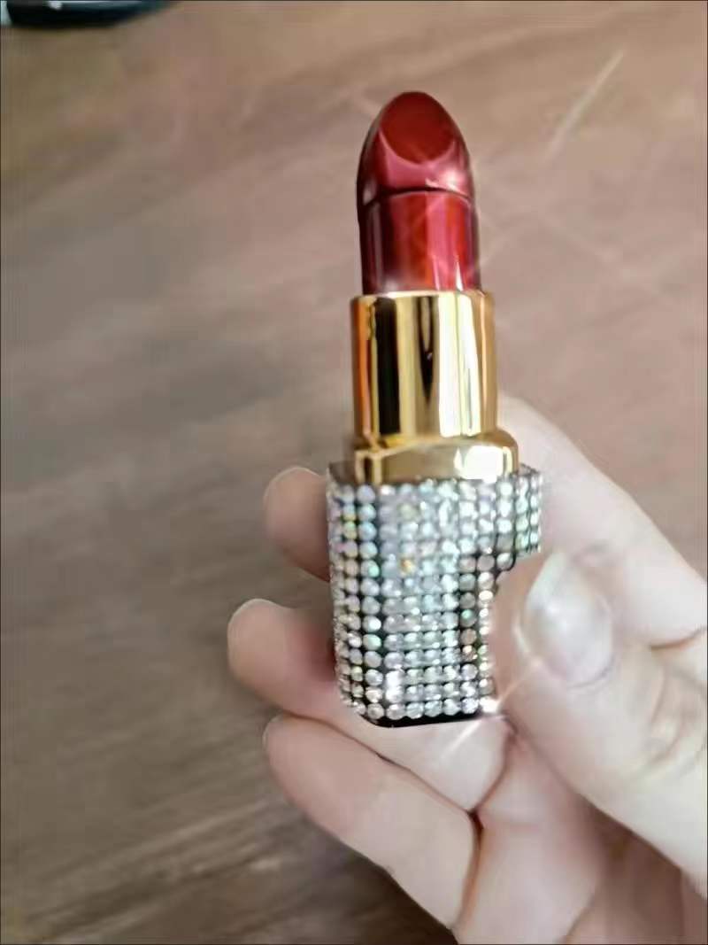 Creative Diamond Lipstick Windproof Press Type Butane Inflatable Lighter Ladies Pink Flame Lighter Cute Girl Gift