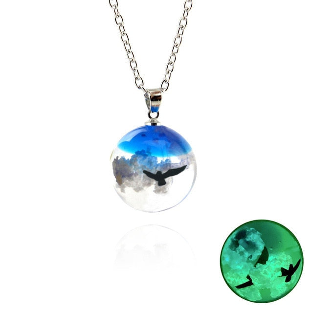 Chic Transparent Resin Rould Ball Moon Pendant Necklace Women Blue Sky White Cloud Chain Necklace Fashion Jewelry Gifts for Girl