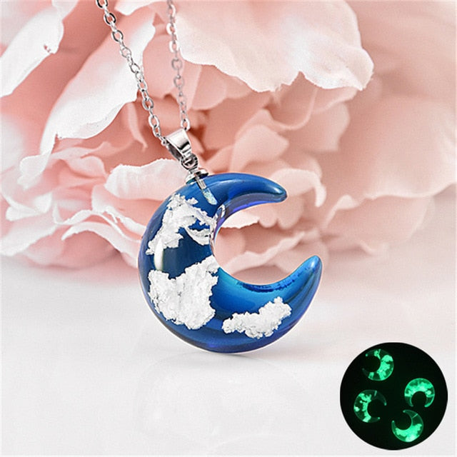 Chic Transparent Resin Rould Ball Moon Pendant Necklace Women Blue Sky White Cloud Chain Necklace Fashion Jewelry Gifts for Girl