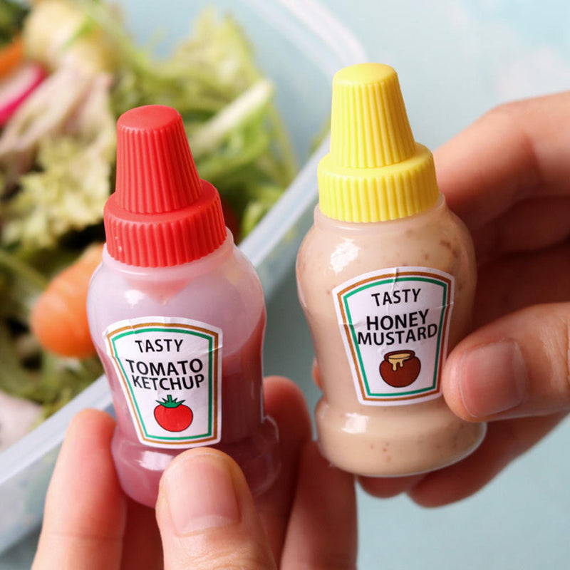 2pcs/set 25ML Mini Tomato Gravy Boat Salad Dressing Oil Spray Bottle Ketchup Honey Mustard Portable Small Sauce Container