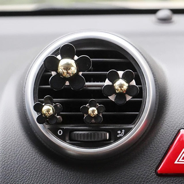 4 pcs car outlet vent perfume clip small daisy air conditioning aromatherapy clip car interior decoration supplies air freshener